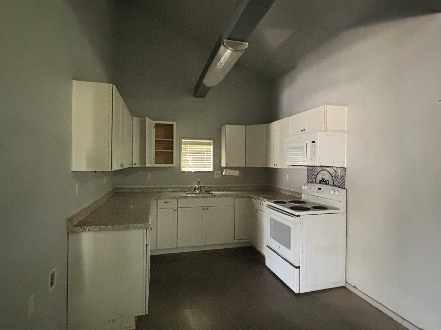 1 bed, 928 sqft, $1,099 — Photo 2
