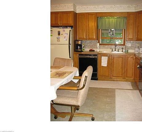 3rd image of 5240 W 229th St