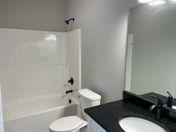 5th image of 214 Ashlyn Dr