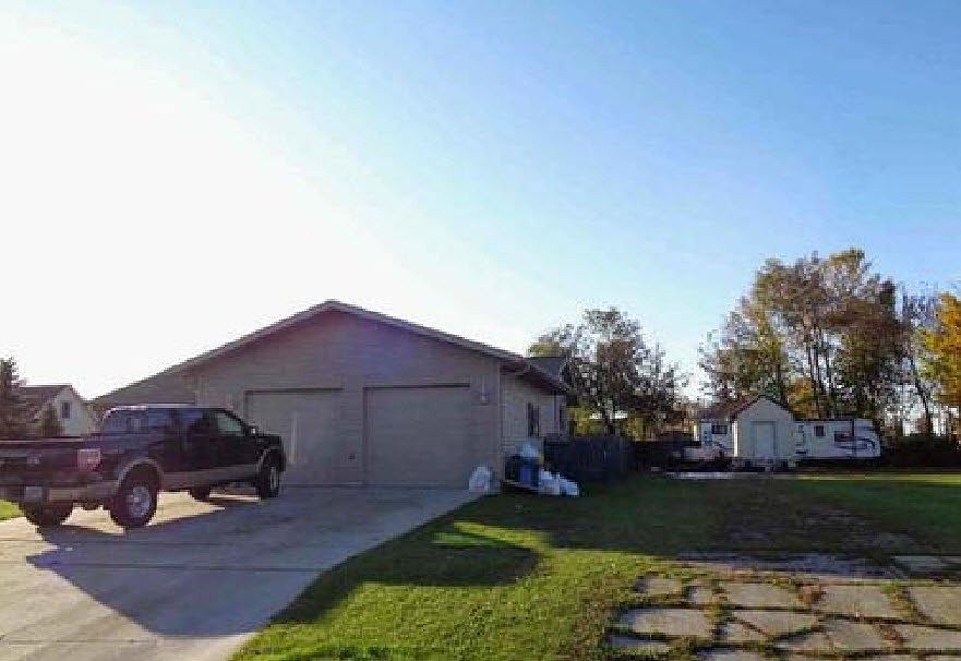 2nd image of 108 3rd Ave