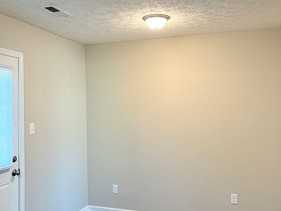 5th image of 110 Bright St