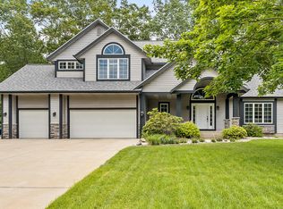 18716 Sioux Dr, Spring Lake, MI 49456