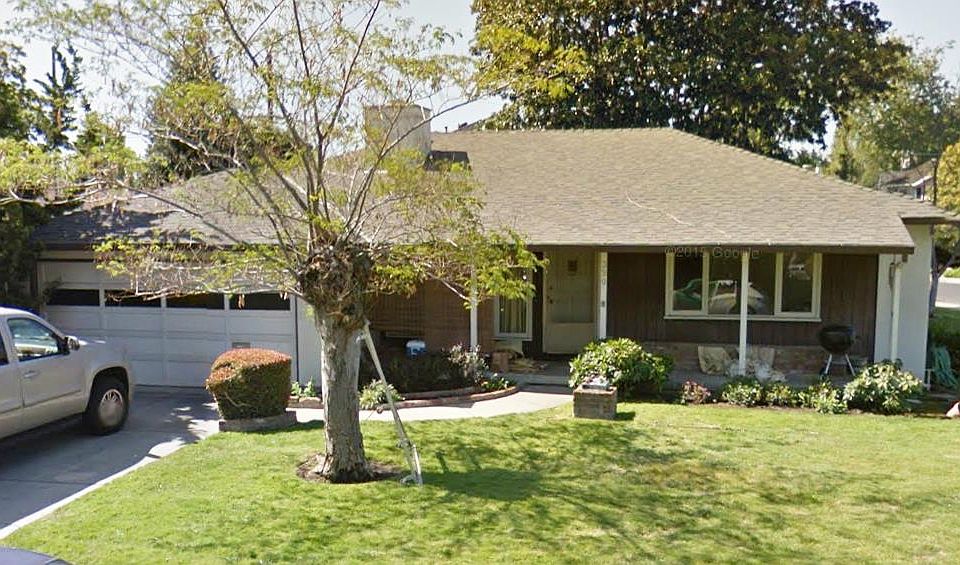 1st image of 390 Kohner Ct