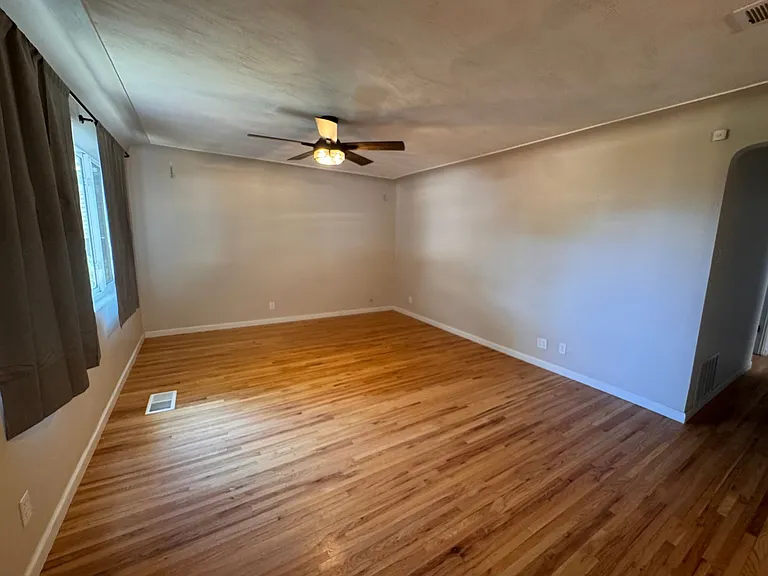 1109 Indiana St SE — Photo 16