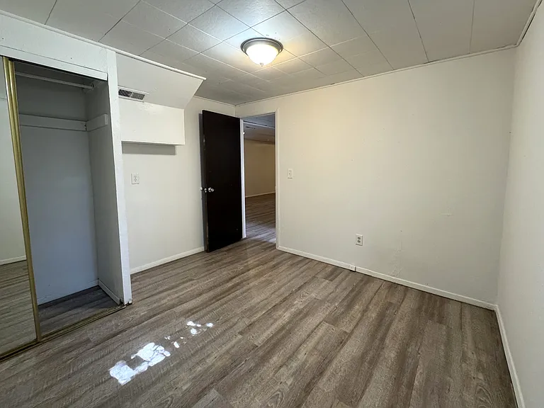 321 S Salem St — Photo 20