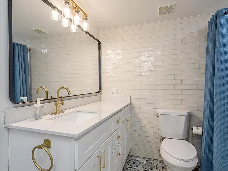 320 Island Way #209 — Photo 23