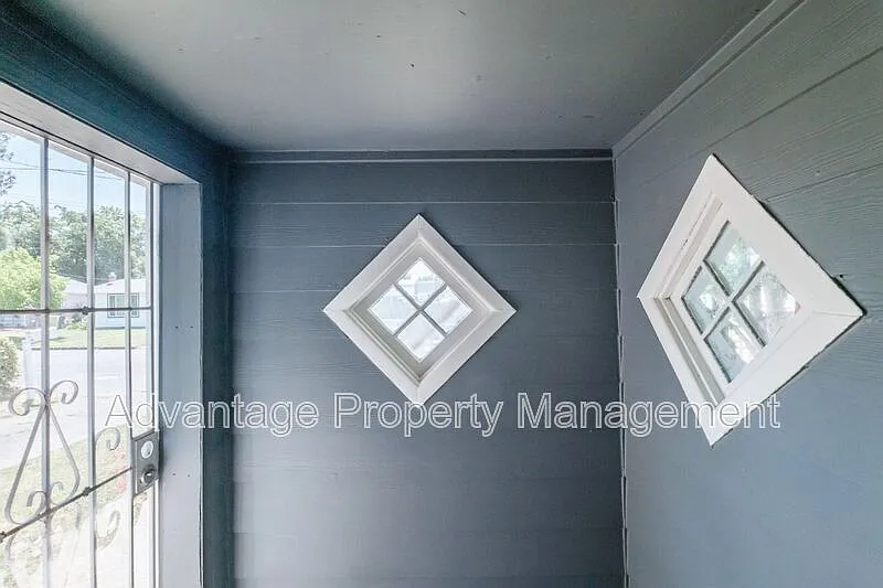 2 bed, 2.0 bath, 1200 sqft, $1,970 — Photo 4