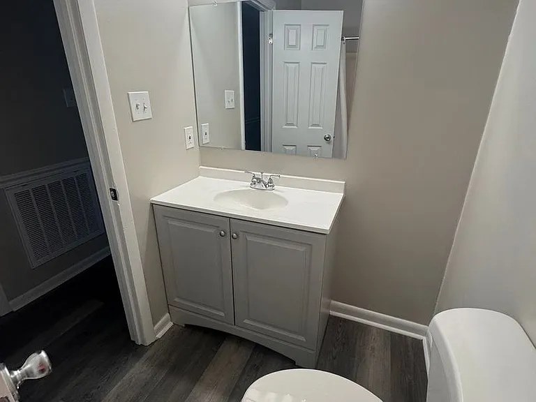 2720 Ellen St — Photo 10