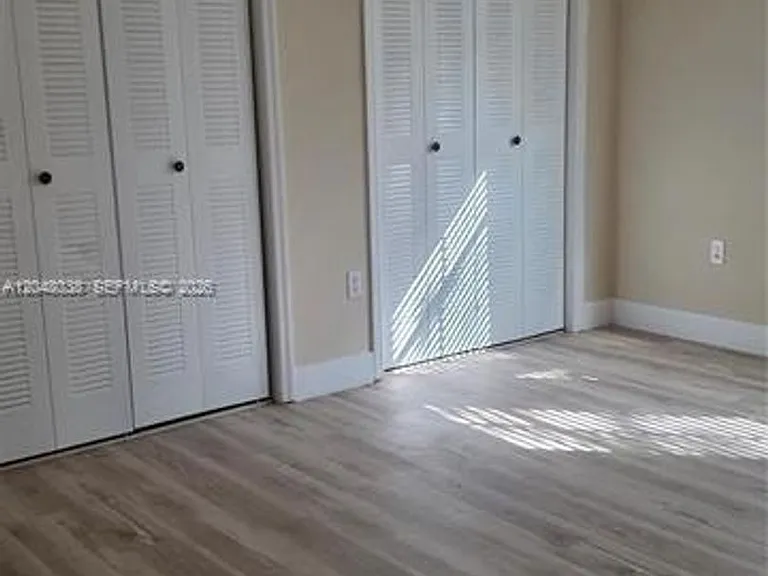 2926 SW 26th St #2926 — Photo 6