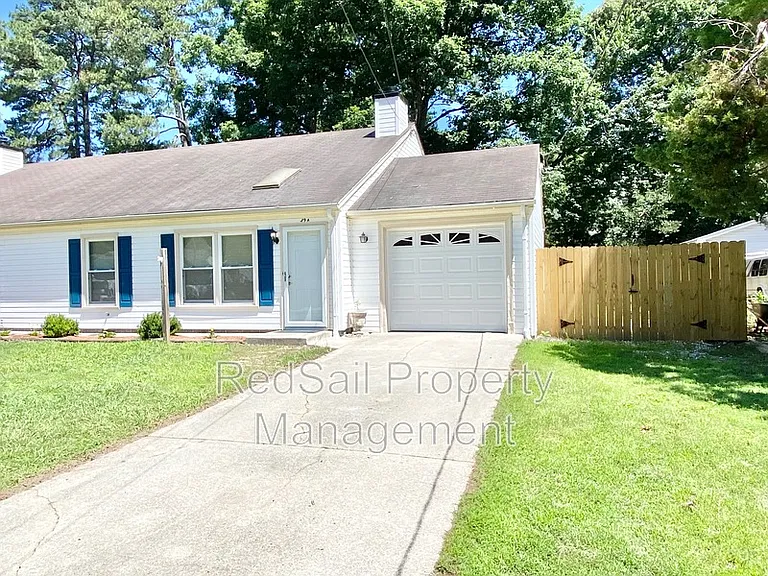 39 Whites Ln #A — Photo 2