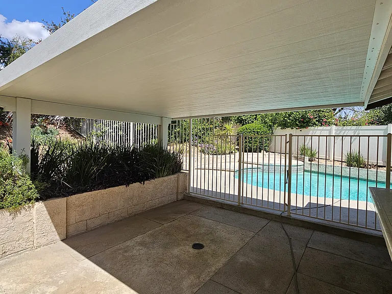 20727 Horace St — Photo 28