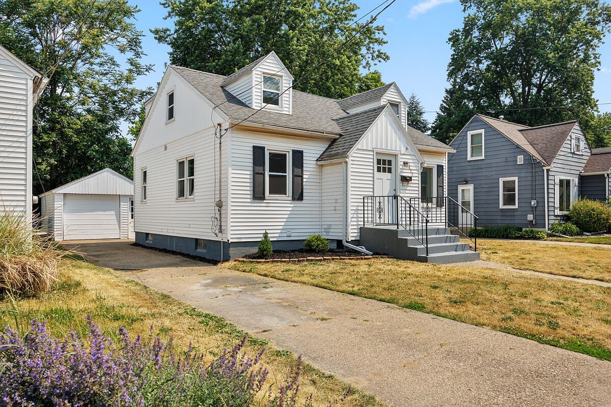 859 Hollywood St NE, Grand Rapids, MI 49505 Zillow