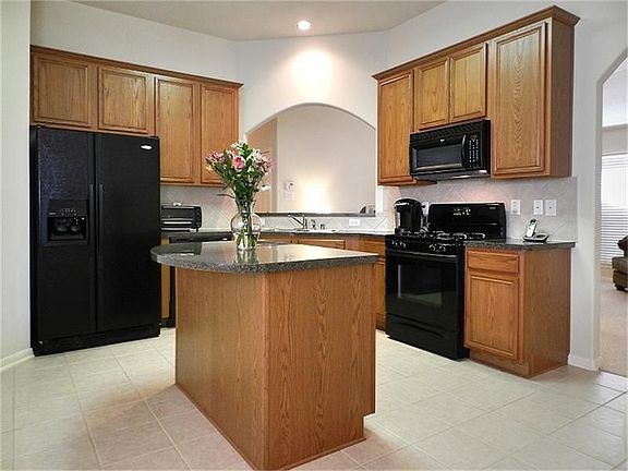 Island kitchen is large!