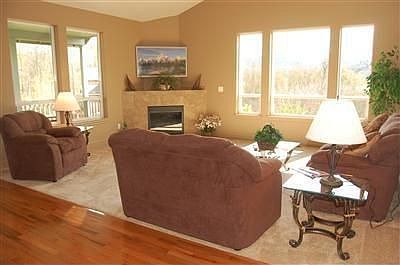 Cathedral ceilings in Living Room 