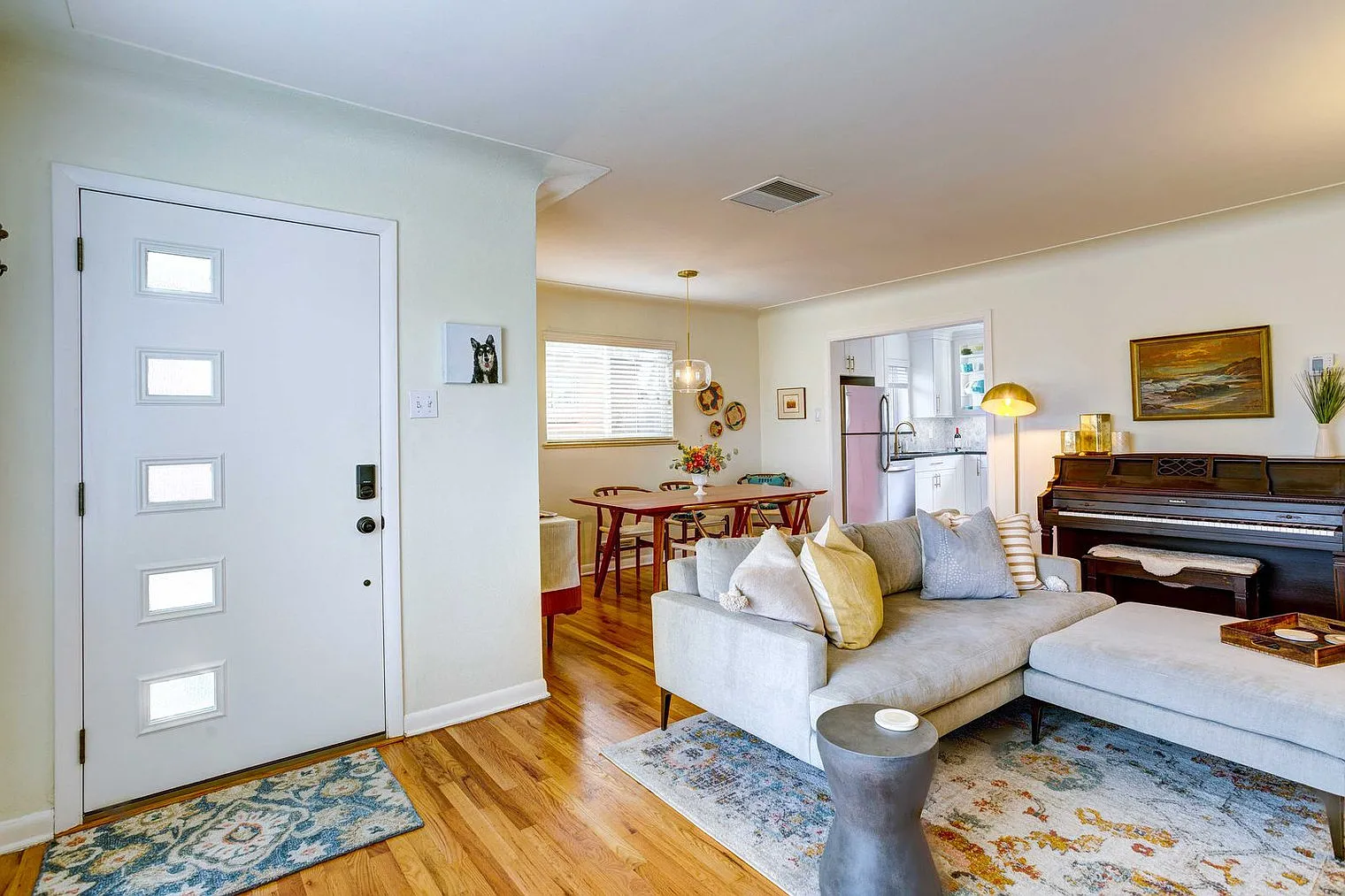 3 bed, 2.0 bath, 1765 sqft, $3,285 — Photo 3