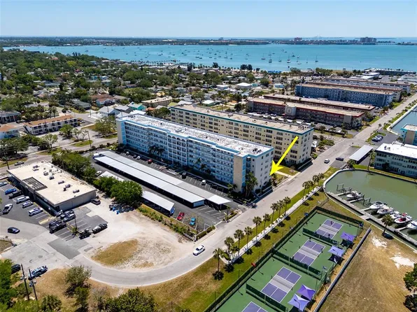 2850 59th St S APT 215, Gulfport, FL 33707