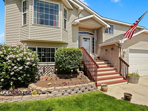 3rd image of 425 E Tara Lee Ave