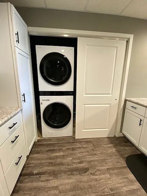 1 bed, 975 sqft, $2,116 — Photo 2