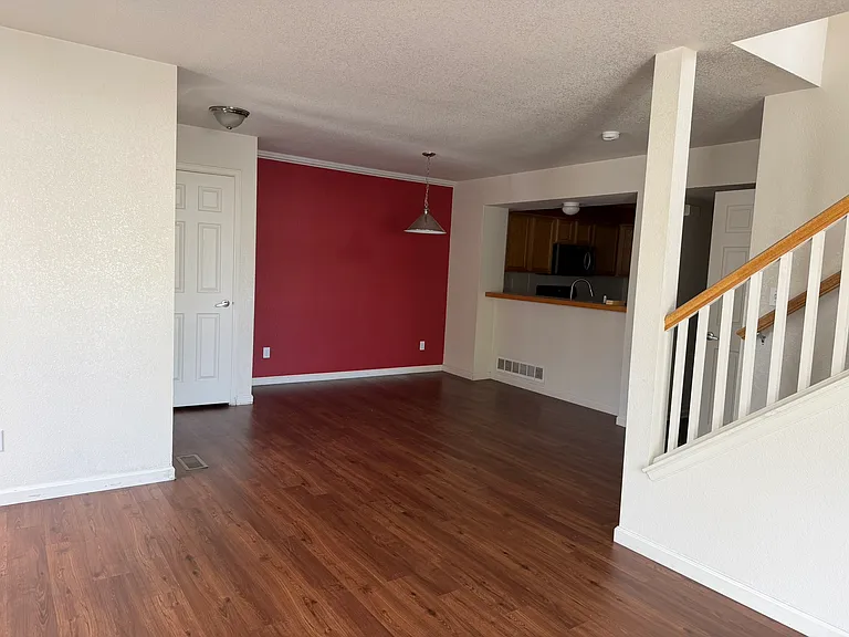 101-2070 Manitou Ct — Photo 3