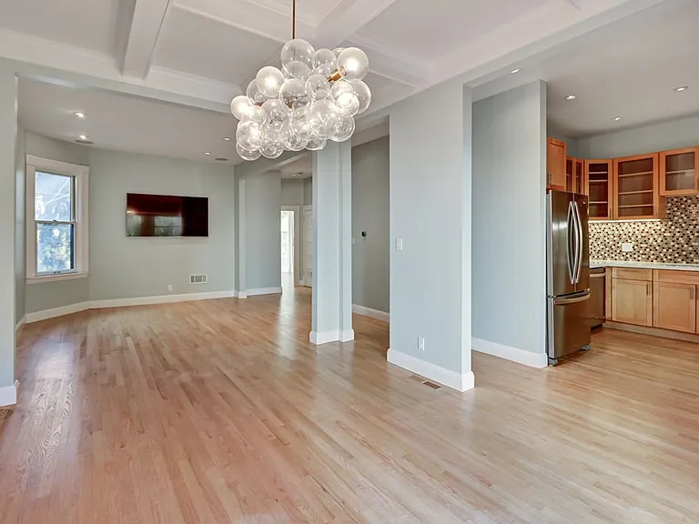 1626 Noe St — Photo 3