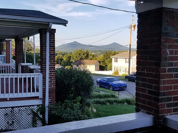 3rd image of 1533 Wilson St SE