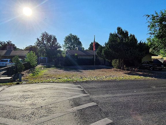 3rd image of 2935 Pleasant Valley Dr