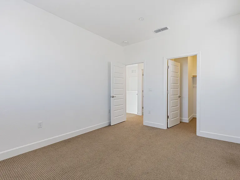 1072 Caraballo Dr — Photo 31