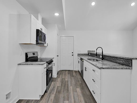 4th image of 22797 Creekwood Dr