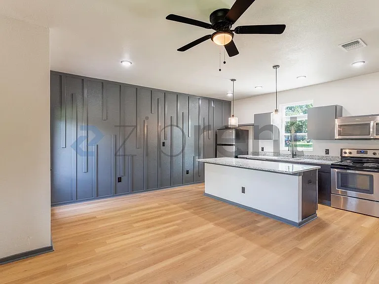 1008 York Ave #A — Photo 4