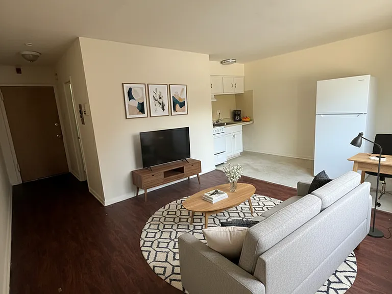 Treeview Residences — Photo 2