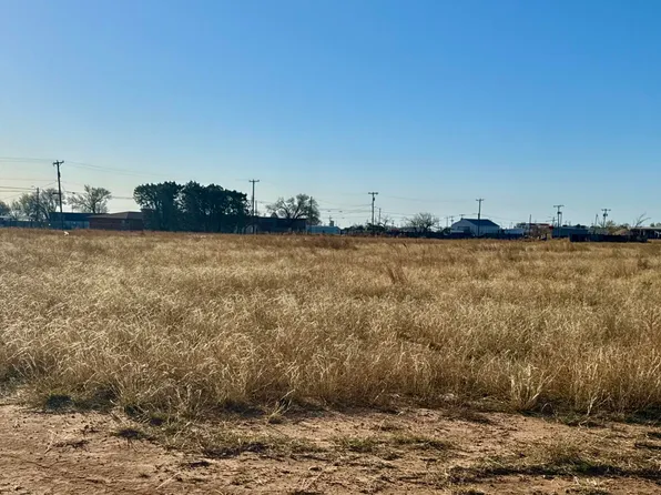 S 11th St, Slaton, TX 79364