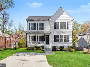 6806 Farragut Ave, Falls Church, VA