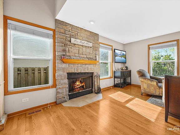 5th image of 727 Lisa Rd