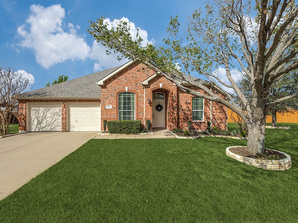 1st image of 881 Sibyl Ln