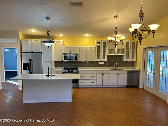 3rd image of 3023 Rim Dr