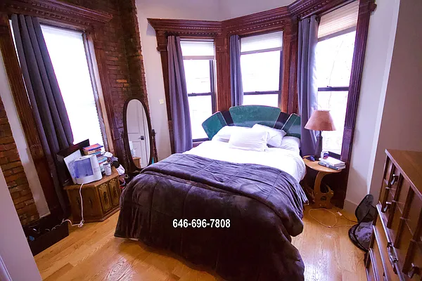 Rented by Meller Maayan S | media 37