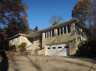 8 Forest Glen Dr, Pittsburgh, PA 15228