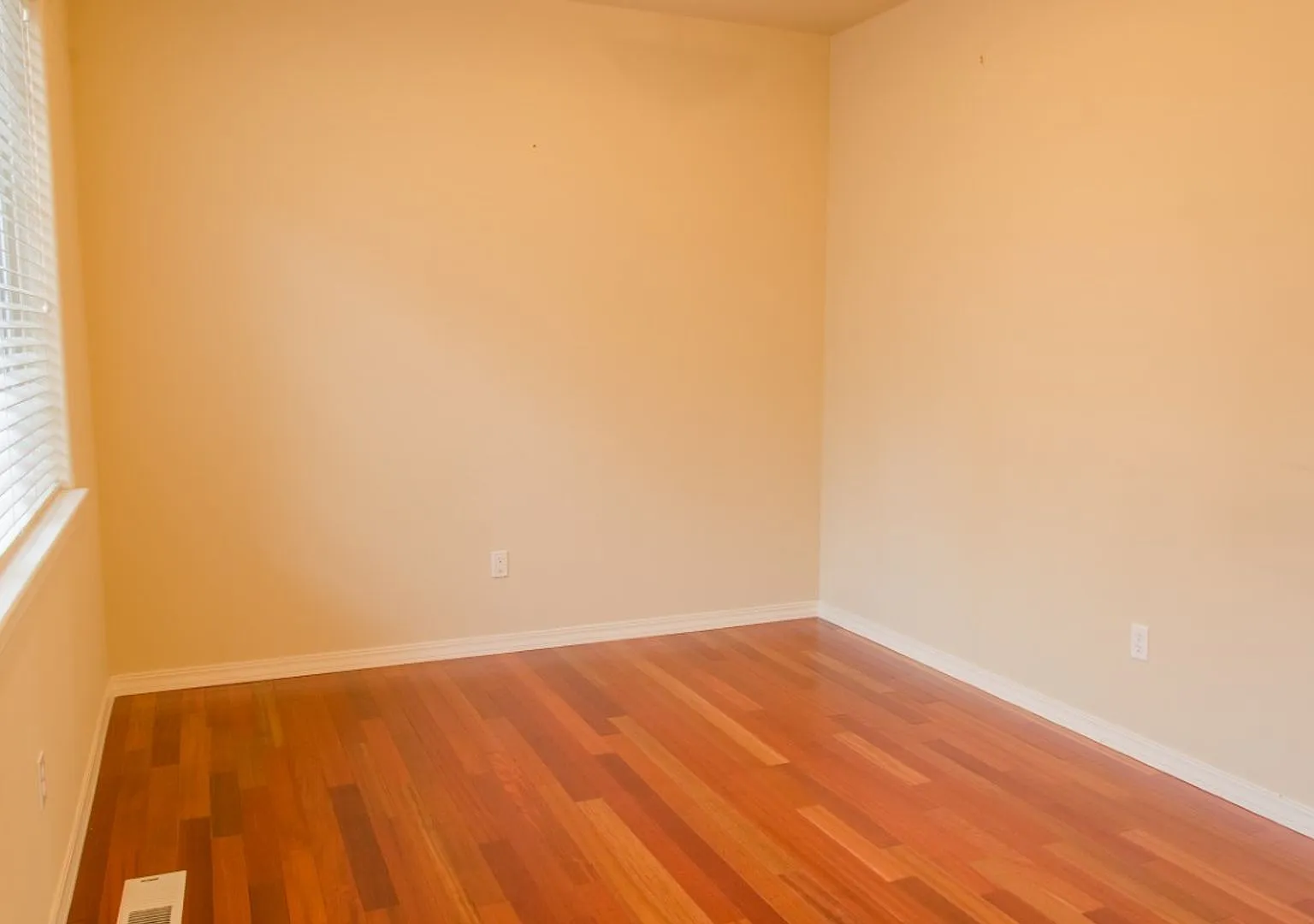 3Bd/2.5Ba Bothell Home — Photo 3