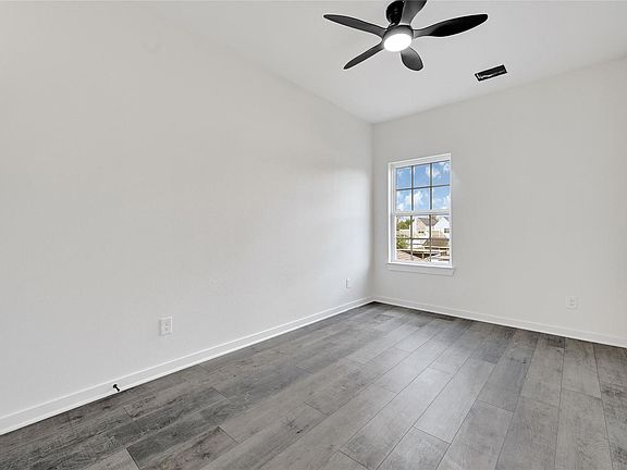 5th image of 7922 Sealey St