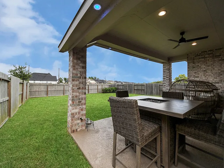 1711 Rustling Creek Dr — Photo 34