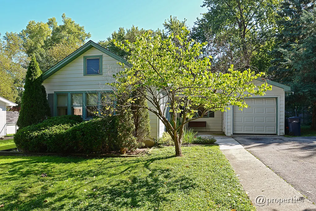 653 N West Rd photo 1