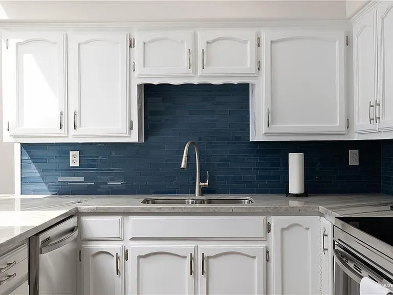 1111 Lake View Dr — Photo 10