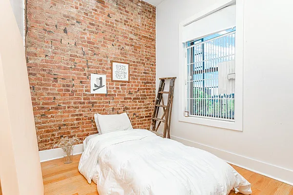 Rented by MySpaceNYC | media 27