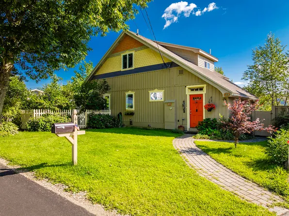 44 Robbins Road, Belfast, ME 04915