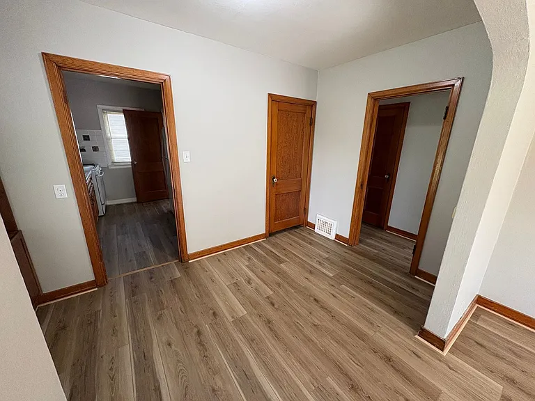 652 W Parker St — Photo 5