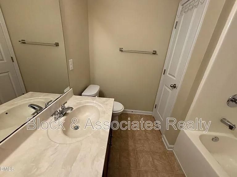 4 White Spruce Ct — Photo 43