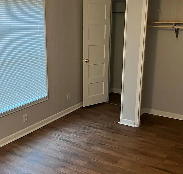 4700 Beaumont Ave — Photo 4