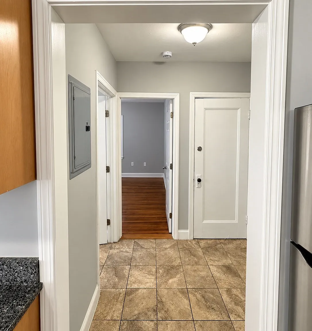 2 bed, 1.0 bath, 900 sqft, $2,700 — Photo 4