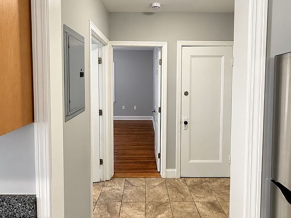 4th image of 90 Adams St APT 1L