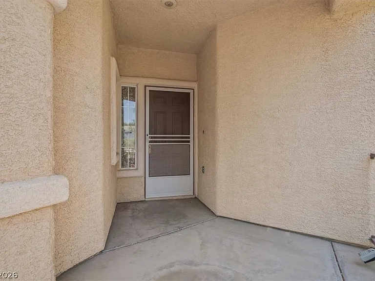 3213 Carbondale St — Photo 3
